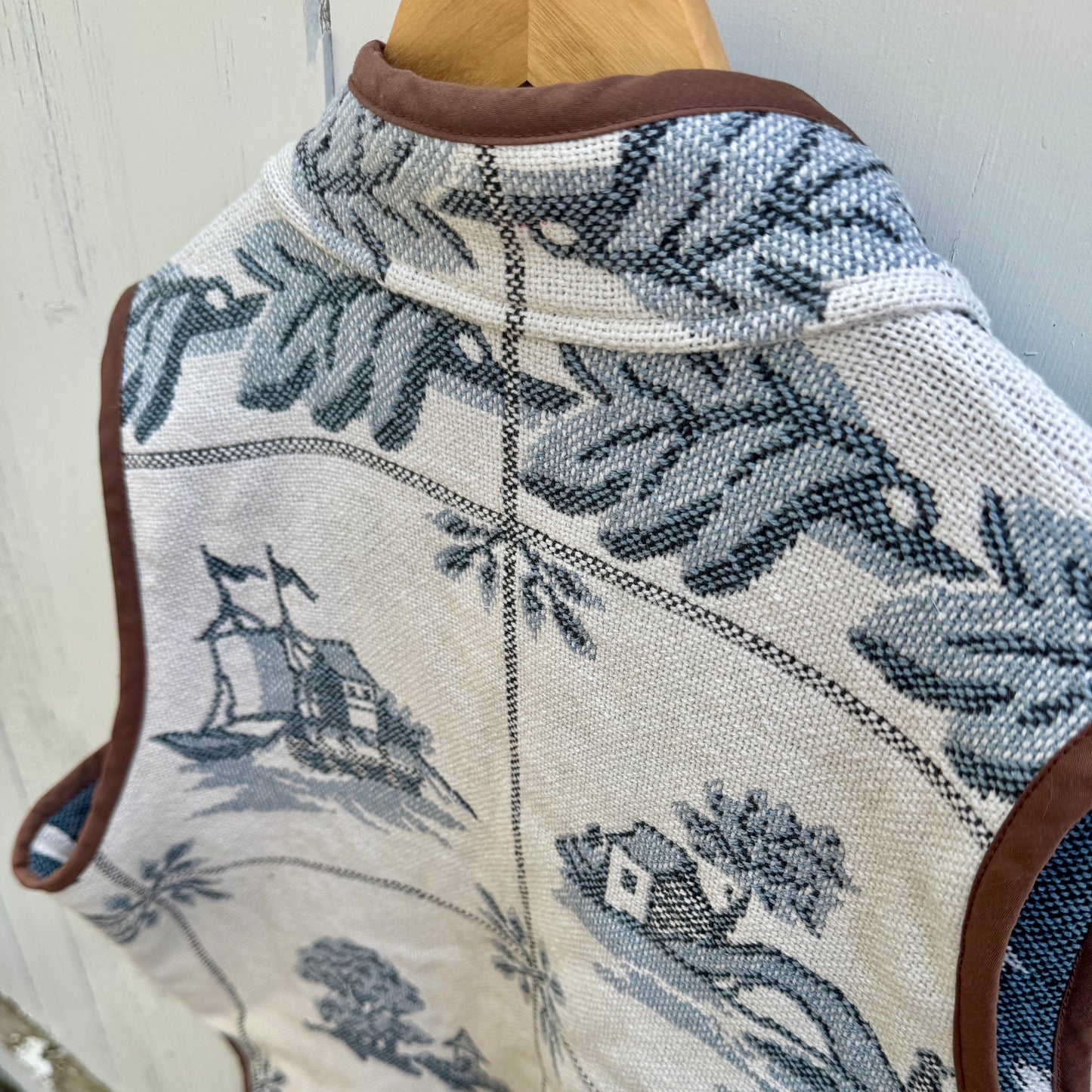 Coastal Cottage Woven Vest - Size Large